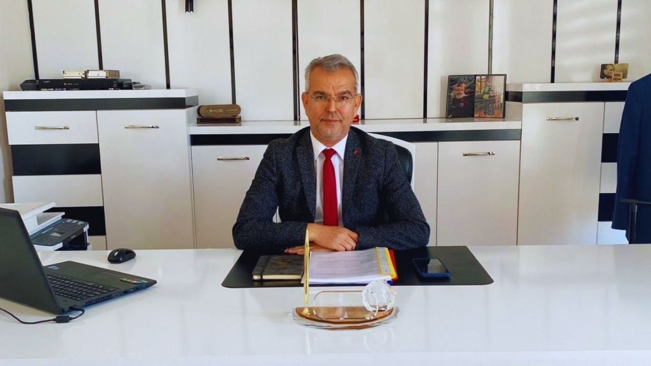 Eğitim Camiasını Yasa Boğan Vefat: Okul Müdürü Hayatını Kaybetti