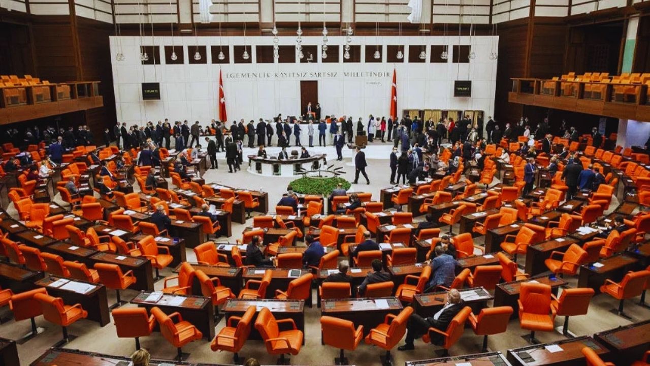 SON DAKİKA Anadolu Ajansı Duyurdu: Kamu Personelini İlgilendiren Yeni Torba Teklif Meclis'e Sunuldu