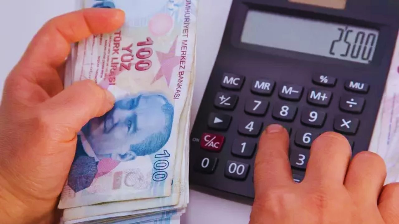Emeklilerin Zamlı Maaşlar Hesaplara Yatıyor! İşte SSK ve Bağ-Kur Ödeme Takvimi