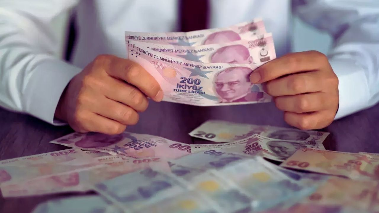 Okul Müdürlerine Yüzde 7 Artırımlı Ek Ders Ücreti Müjdesi: Fiilen Derse Girme Şartı Kalktı!
