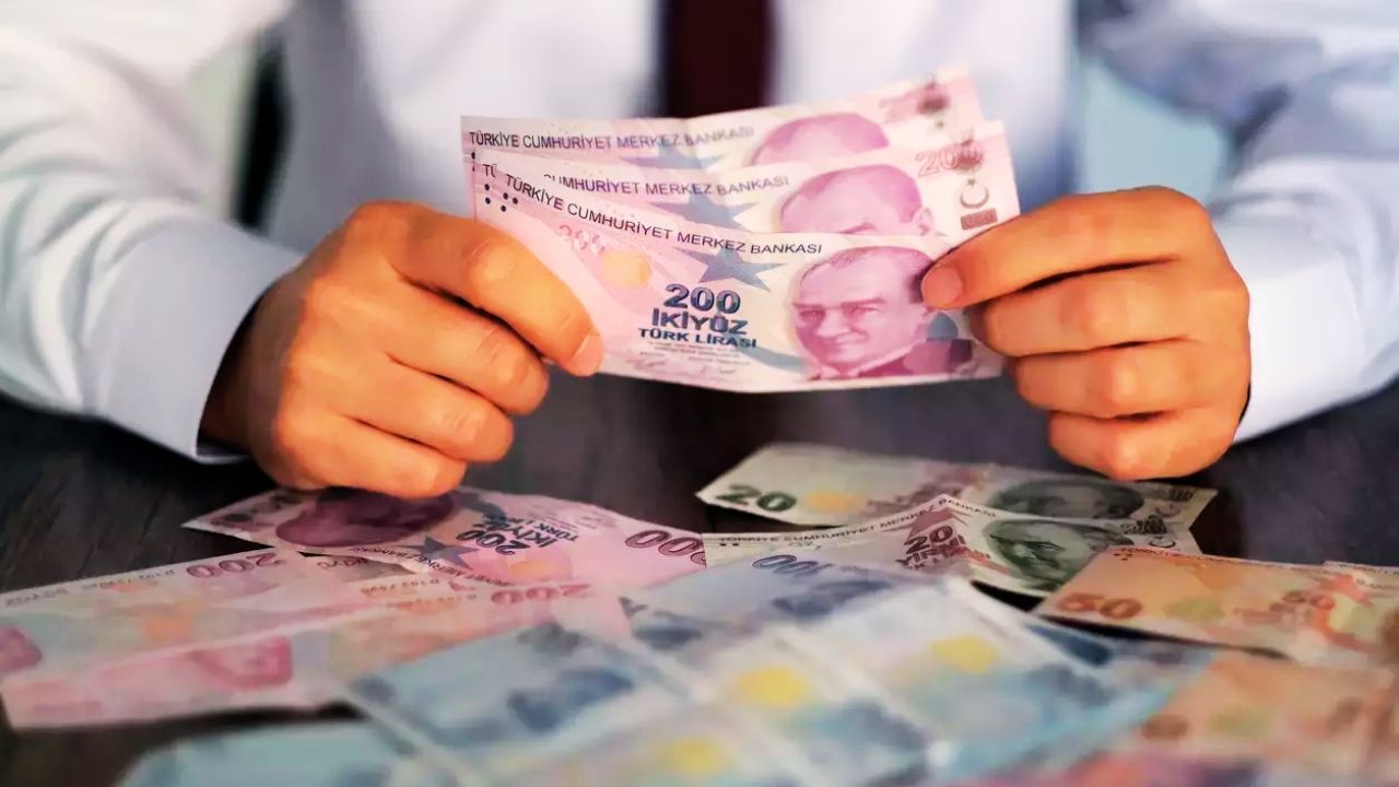 Memur ve Emekli Maaşları Ne Kadar Artacak? İşte 3 Farklı Zam Tablosu