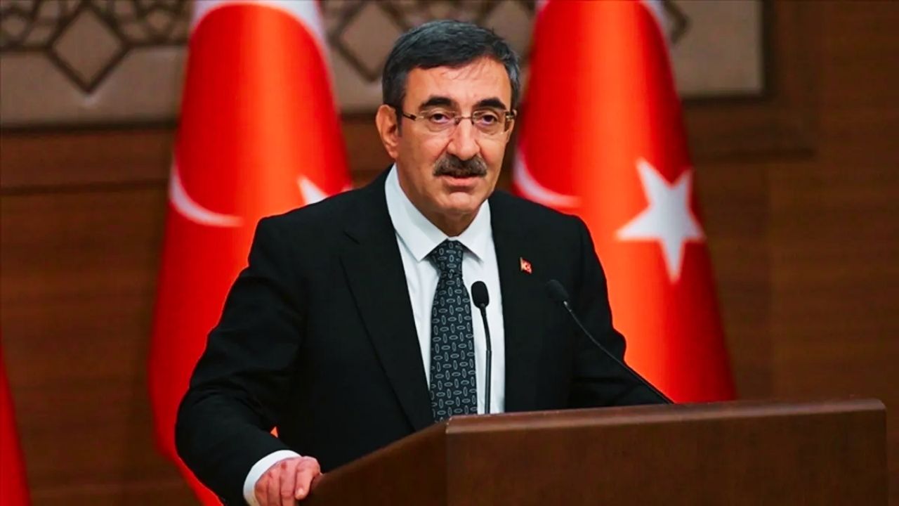 Son Dakika Haberi: Cumhurbaşkanı Yardımcısı Yılmaz'dan Emekli ve Kamu İşçilerine Zam Açıklaması!