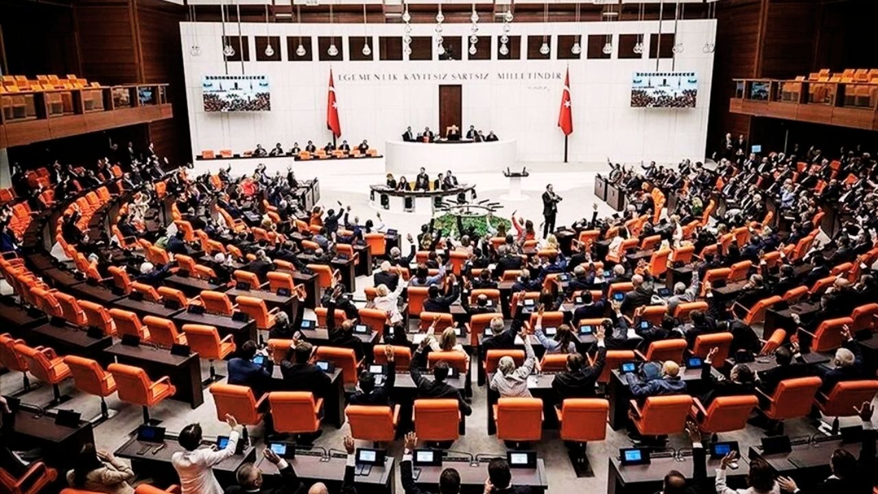 Son Dakika: Tartışmalı Kanunu Teklifi TBMM'den Geçerek Yasalaştı!