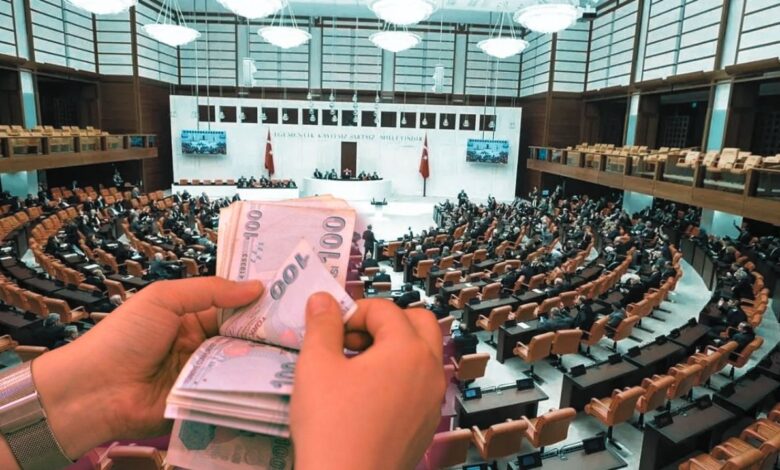 Memurları İlgilendiren Torba Kanun Teklifi Komisyondan Geçti